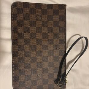 LV MM pouch